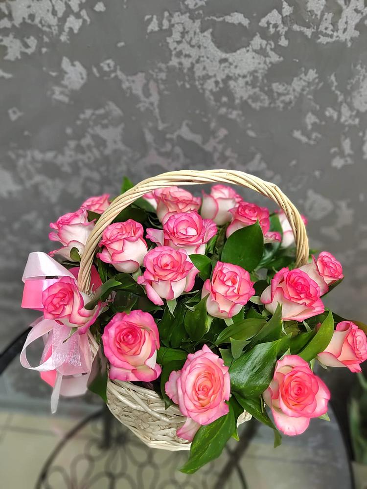 Цветочная композиция из Розы в корзине в Гремячинске