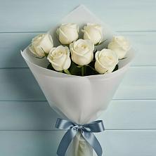 Букет 7 Белых роз Эдлесс Лав в Гремячинске