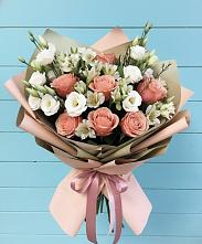 Букет цветов из:  Розы, Альстромерии и Лизиантусы в Гремячинске