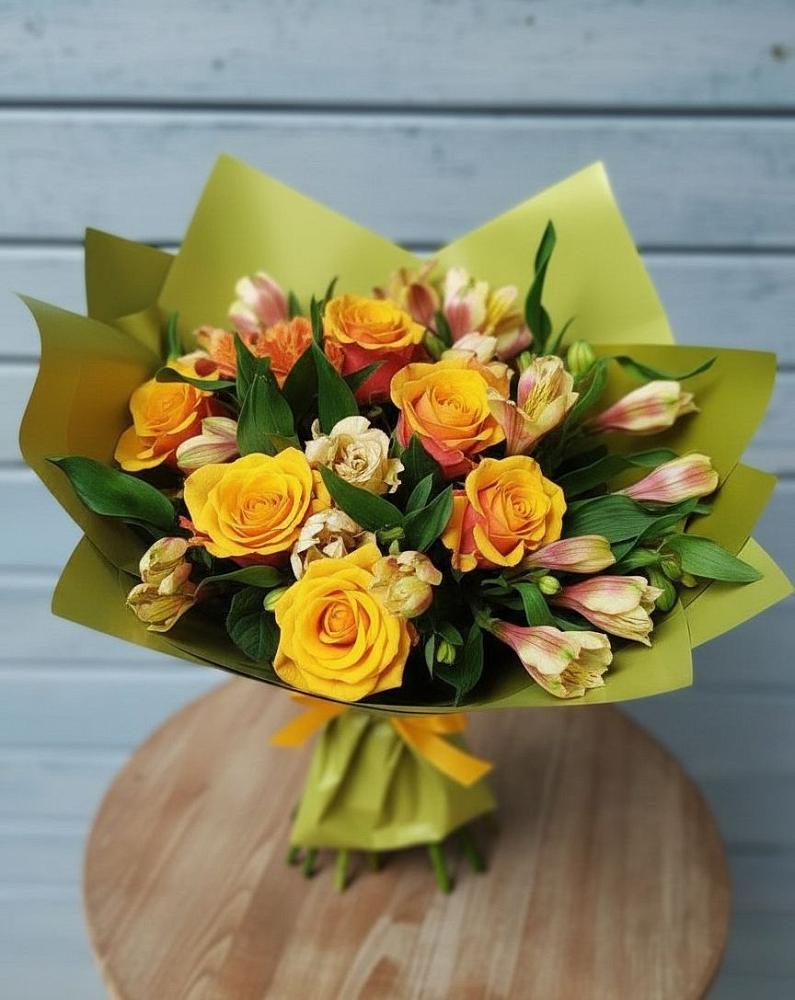 Букет цветов из: Альстромерии и Розы в Гремячинске