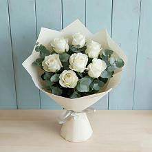 Букет Белые розы в Эвкалипте в Гремячинске