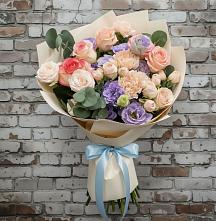 Букет цветов из:  Розы, Лизиантусы и Гвоздики в Гремячинске