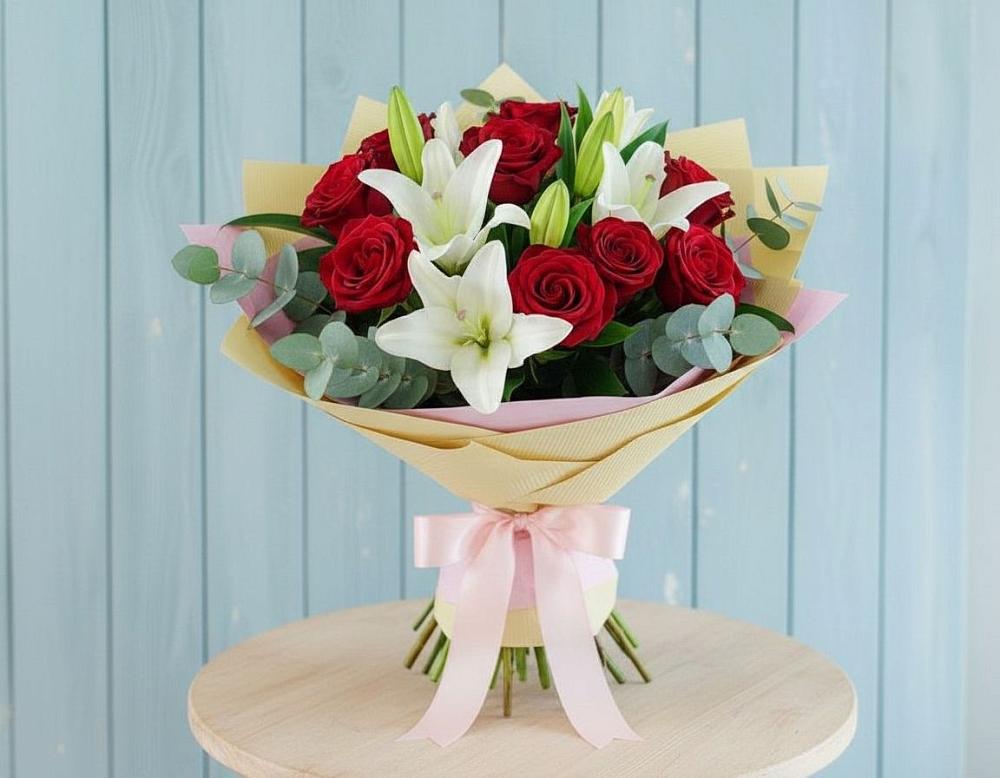 Букет цветов из: Лилии и Розы в Гремячинске